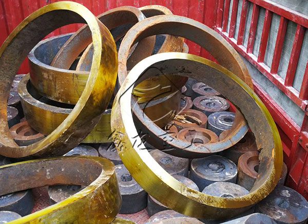 雷蒙磨粉機(jī)磨輥、磨環(huán)發(fā)貨